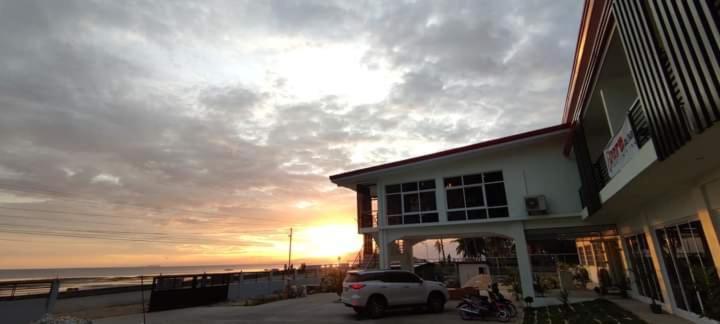 Hotel Elnora Delmar Travellers Siquijor
